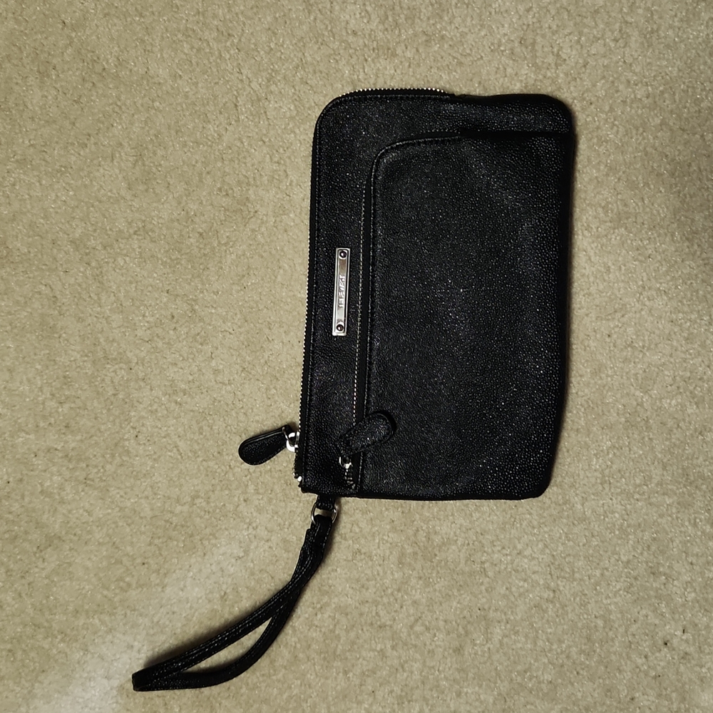 Black wristlet